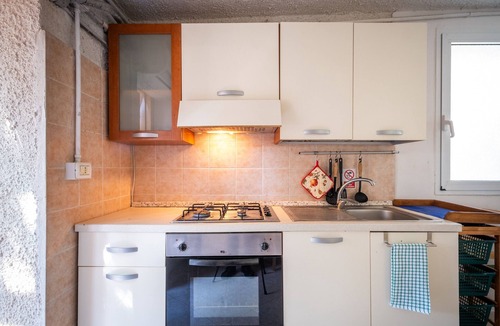 Punta Prosciutto Apartment | Apartment 'Villa Ada Depandance' with Shared Garden, Wi-Fi and Air Conditioning