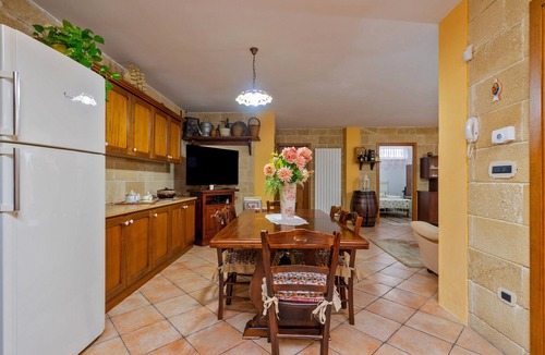Matino Apartment | Apartment "Villa Claudia" with Private Garden & Wi-Fi