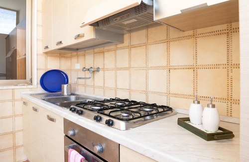 San Foca Villa | Apartment 'Villa Mezzaluna - Terra' with Private Garden and Air Conditioning