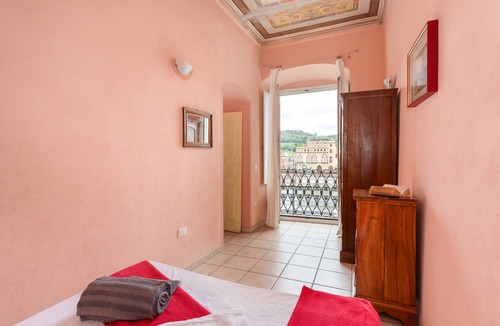 Bosa Historic Centre Apartment | Apartment 'Vista Sul Fiume' with Temo River View, Wi-Fi and Air Conditioning