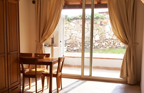 Li Cuncheddi House | Apartment with pool and direct beach access.
