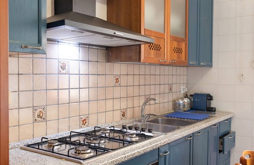 Marina Serra Apartment | ‘Appartamento Glicine’ with Sea View, Private Terrace, and Wi-Fi