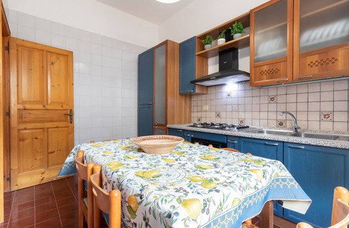 Marina Serra Apartment | ‘Appartamento Glicine’ with Sea View, Private Terrace, and Wi-Fi