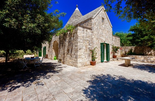 Locorotondo Villa | At Trullo Sovrano - Rental Home - Air condition and free Wi-Fi
