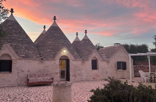 Impalata House | AUTHENTIC TRULLI VILLA WITH A PRIVATE POOL AND PANORAMIC VIEWS IN MONOPOLI