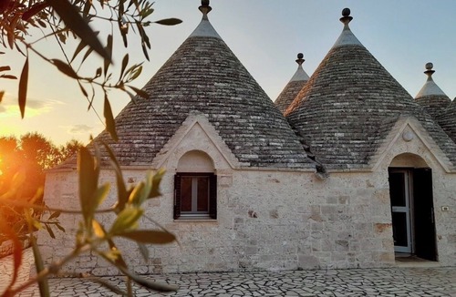 Impalata House | AUTHENTIC TRULLI VILLA WITH A PRIVATE POOL AND PANORAMIC VIEWS IN MONOPOLI