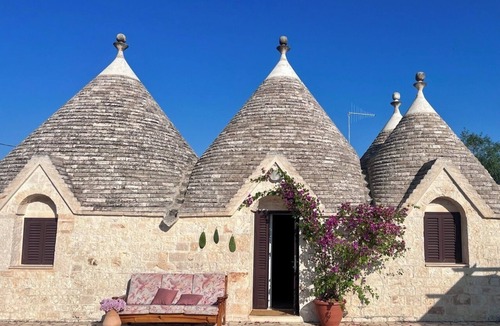Impalata House | AUTHENTIC TRULLI VILLA WITH A PRIVATE POOL AND PANORAMIC VIEWS IN MONOPOLI