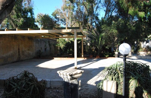 Caucana-finaiti-casuzze-finaiti Nord House | Available July 4–18: CASA ROSSA with a garden overlooking the sea