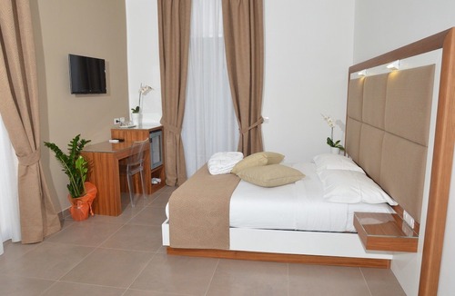 Chiaia Hotel | B&B La Movida