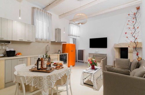 Otranto House | Bacchus Luxury Home Ancient Suite in Otranto: Spa Tub, Fireplace, Parking, Wi-Fi, AC