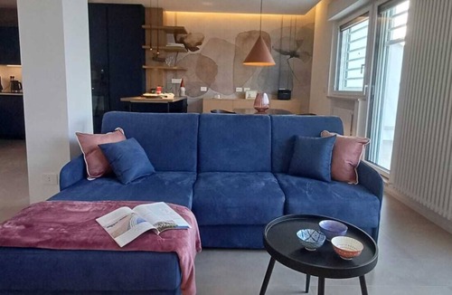 Municipio 1 Apartment | Bari Madonnella Penthouse Apartment with sea view