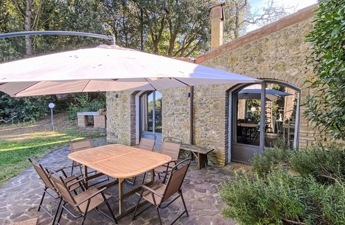 Guardistallo House | Beautiful apartment in villa with WIFI, A/C, TV, terrace, pets allowed and panoramic view