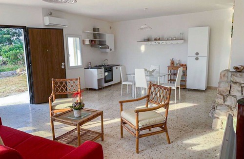 Matino Apartment | Beautiful apartment for 4 people with WIFI, A/C, TV, patio and pets allowed
