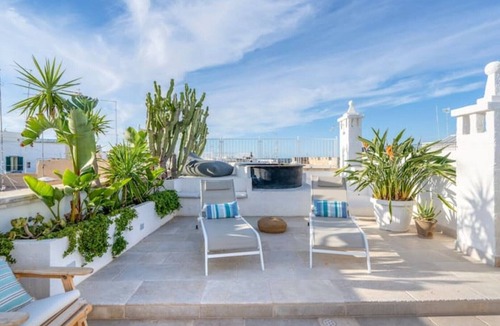 Centro Storico Apartment | Beautiful luxury flat. Spacious terrace with panoramic sea views & dipping pool.