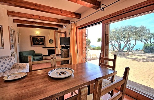 Monte Argentario Villa | Beautiful private villa for 6 guests with WIFI, A/C, TV, patio, pets allowed and panoramic view