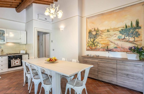 Montevarchi Villa | Beautiful private villa for 12 guests with WIFI, A/C, hot tub, private pool and TV