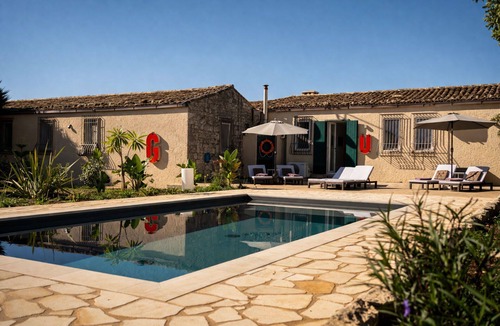 Casa Papa Villa | Beautiful private villa with WIFI, A/C, private pool, TV, patio, pets allowed and panoramic view