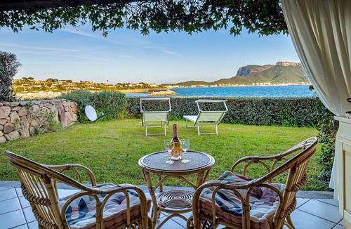 Baia Caddinas Apartment | Blue Apartment - S' Abba e Sa Pedra with Sea View, Wi-Fi and Air Conditioning
