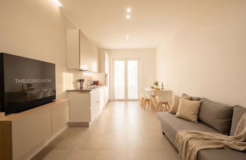 Municipio 2 Apartment | Borgo Felice 5 (Cozy Apartment with Balcony)