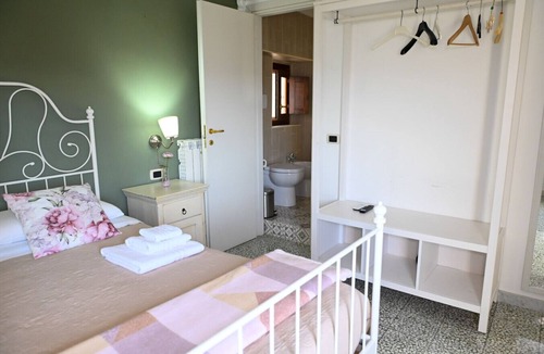 Baselice Bed & Breakfast | Borgo Sciugolo - Camera Peonia