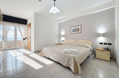Monte Sant'Angelo Bed & Breakfast | Bright B&B with Sea View Balcony - 226 - Santangelo - Pool