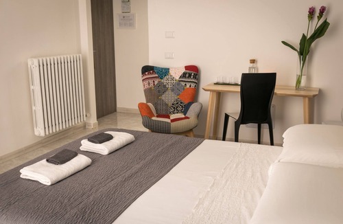 Lecce Historic Center Bed & Breakfast | Camera Porta San Biagio con Balcone e Terrazza nel Centro Storico