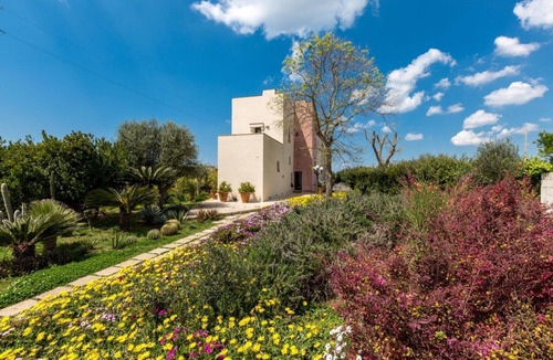 Baia Verde Apartment | Carmine cottage with pool, close to beach