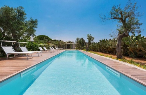 Baia Verde Apartment | Carmine cottage with pool, close to beach