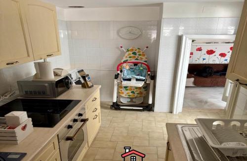 Bitonto Apartment | Casa Bianca il tuo Bnb, Big Terrace downtown, 15min Airport & Sea