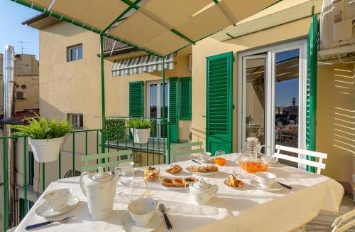 Santa Maria Novella Apartment | Casa di Paola - terrace with view in Florence