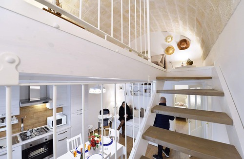 Monopoli House | Casa Donnalby is located in the city center