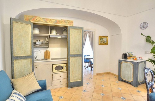 Minori House | Casa Minera: An elegant independent house situated at a short distance from the beach, with Free WI-FI.
