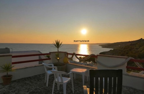 Marina San Gregorio Apartment | Casa Tramonti vista mare