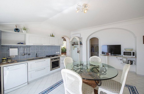 Positano House | Casa Zenia B: A splendid apartment located on a hillside, facing the sea, with Free WI-FI.