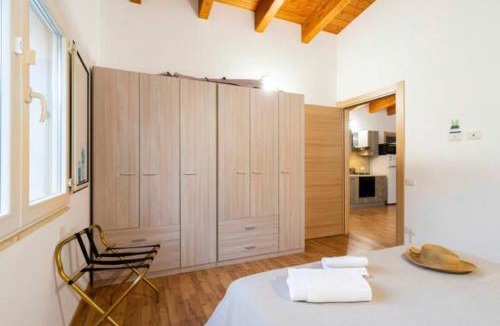 Settingiano Apartment | Casale Carolea Apartment