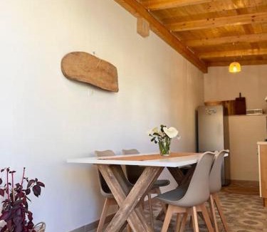 Posada House | Casetta Bianca con Giardino
