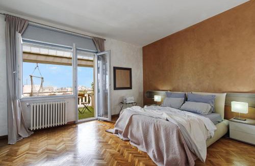 Brindisi Histotic Center Apartment | Central Apt with Pool exclusive use