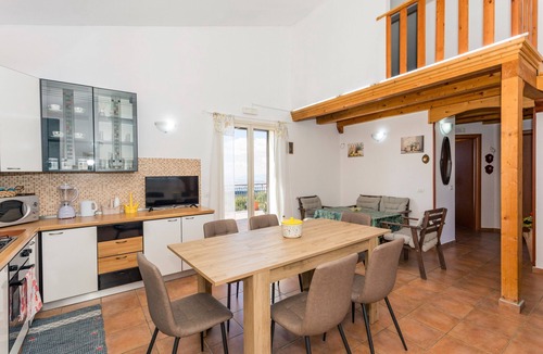 Belpasso Villa | Chalet 'Oasi Dell'Etna' – Mountain Views, Garden, Pet Friendly, Near Etna