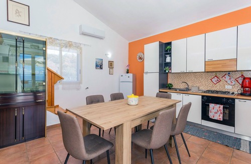 Belpasso Villa | Chalet 'Oasi Dell'Etna' – Mountain Views, Garden, Pet Friendly, Near Etna