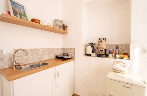 Old Town Apartment | Charming Historic Retreat in the Heart of Old Bari | Vecchia Bari Arco Basso
