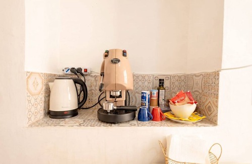 Old Town Apartment | Charming Historic Retreat in the Heart of Old Bari | Vecchia Bari Arco Basso
