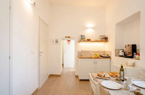 Old Town Apartment | Charming Historic Retreat in the Heart of Old Bari | Vecchia Bari Arco Basso