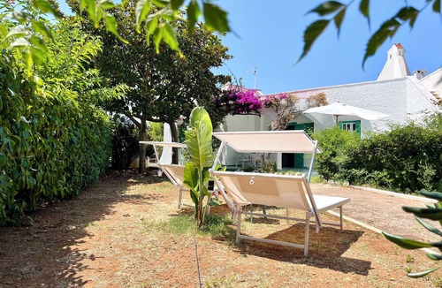 Villanova Villa | Charming, light-filled Mediterranean Villa – sleeps 2-6, only 250 m from the Sea