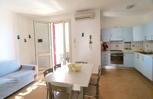 Torre Vado House | Cosy apartment in villa for 7 guests with A/C, WIFI, TV, terrace and pets allowed
