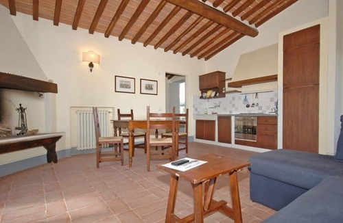 Montalcino Apartment | Cosy apartment for 3 guests with pool, A/C, TV, pets allowed and panoramic view