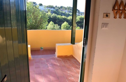 Peschici Apartment | Cosy apartment for 3 guests with A/C, TV and terrace