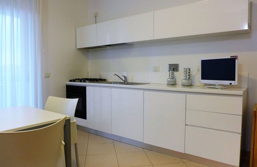 Marina di Vasto Apartment | Cosy apartment for 4 guests with WIFI, A/C, pool, TV, patio and pets allowed
