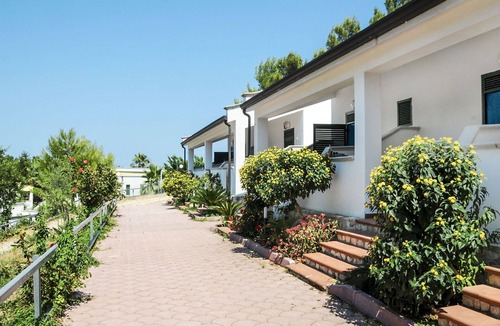 Chiesiola House | Cosy apartment in villa for 4 people with A/C, pool, WIFI, TV, terrace and pets allowed