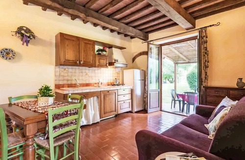 Massa Marittima Apartment | Cosy apartment for 4 guests with pool, WIFI, TV and patio