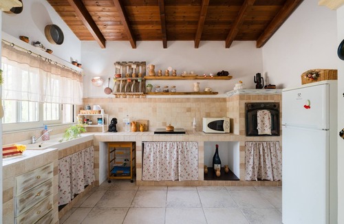 Parati House | Countryside House 'Maison D'Artemisia' with Private Garden and Air Conditioning